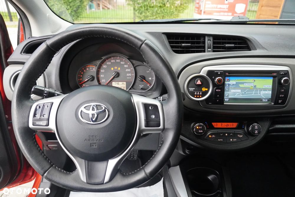 Toyota Yaris 1.33 VVT-i Executive - 18