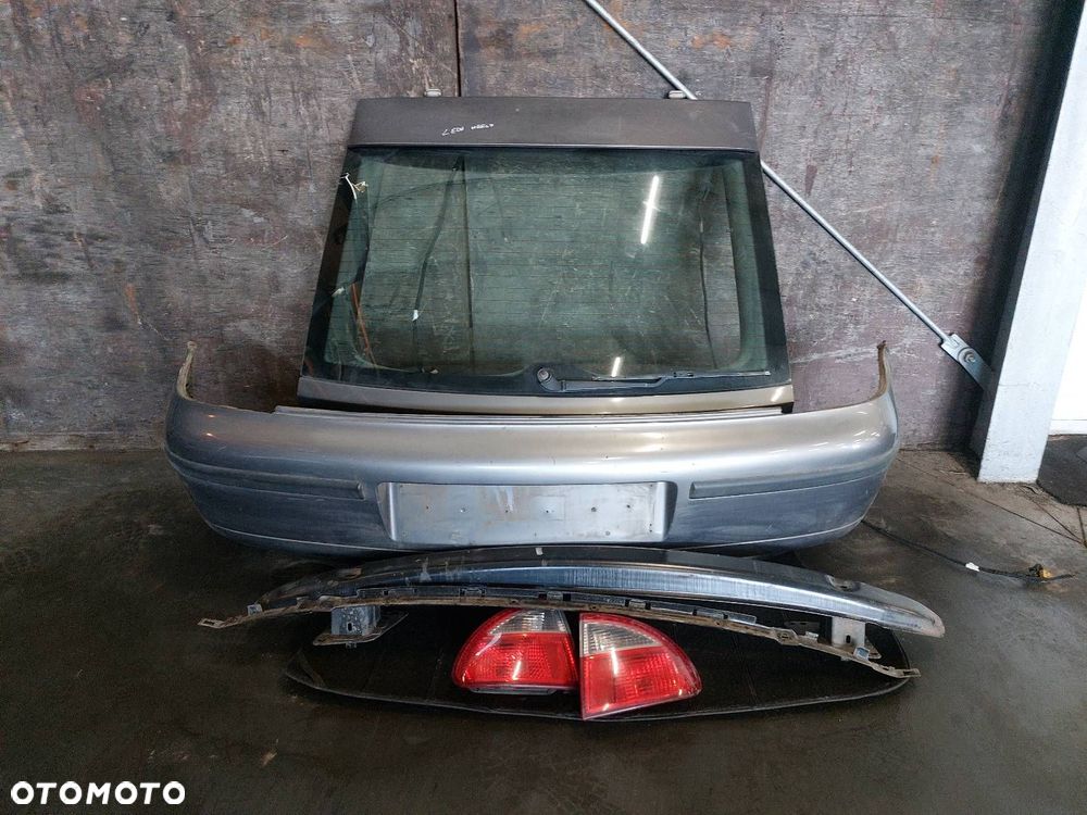 KOMPLETNY TYŁ KLAPA ZDERZAK LAMPA PRAWA LEWA SEAT LEON I - 1