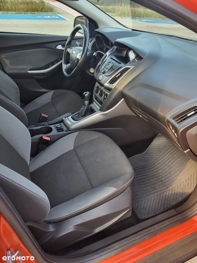 Ford Focus 1.6 Trend Sport - 17