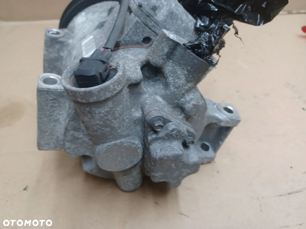 SPRĘŻARKA KLIMATYZACJI RAV4 III LIFT 4472602932 - 2