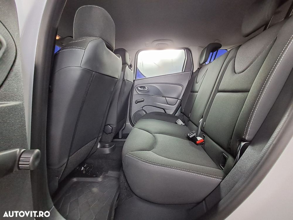 Renault Clio - 21