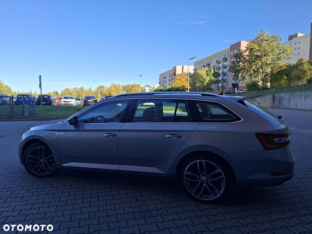 Skoda Superb 2.0 TDI Style DSG - 24