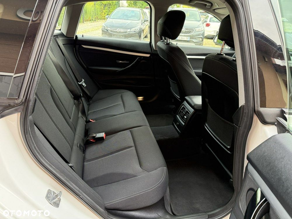 BMW 3GT 320i xDrive - 23
