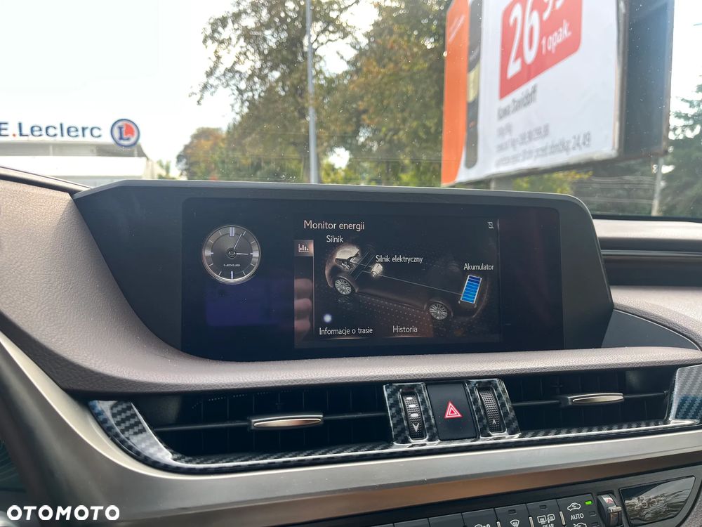 Lexus ES 300h Omotenashi - 30