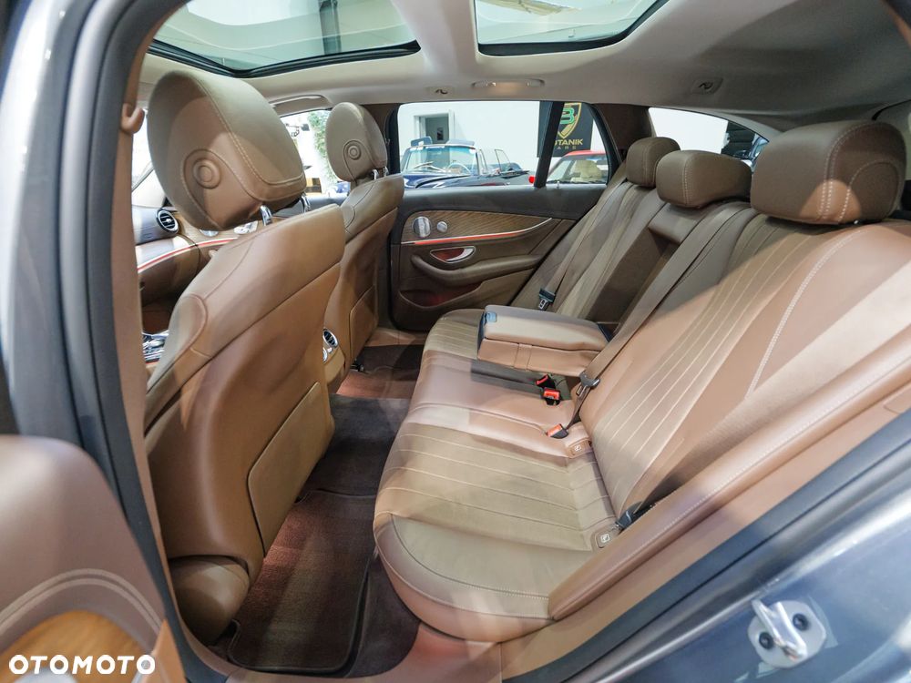 Mercedes-Benz Klasa E 220 d 4-Matic All-Terrain - 19