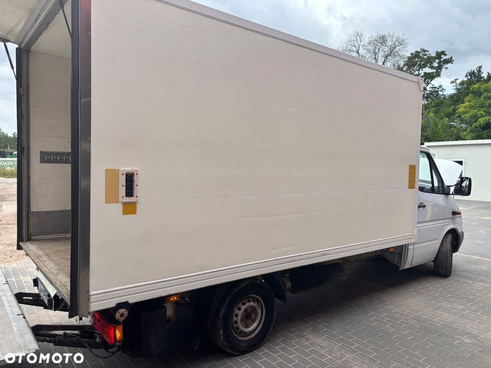 Mercedes-Benz Sprinter - 17