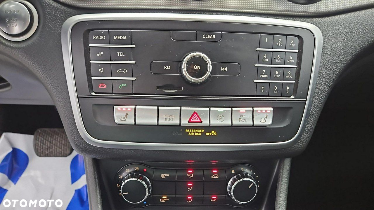 Mercedes-Benz CLA 180 7G-DCT Urban - 19