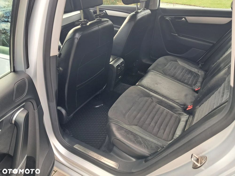 Volkswagen Passat Variant 2.0 TDI 4Motion DPF DSG Highline - 6