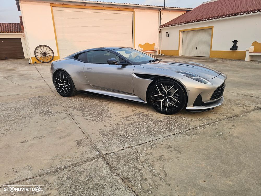 Aston Martin DB12 Coupé V8 - 10