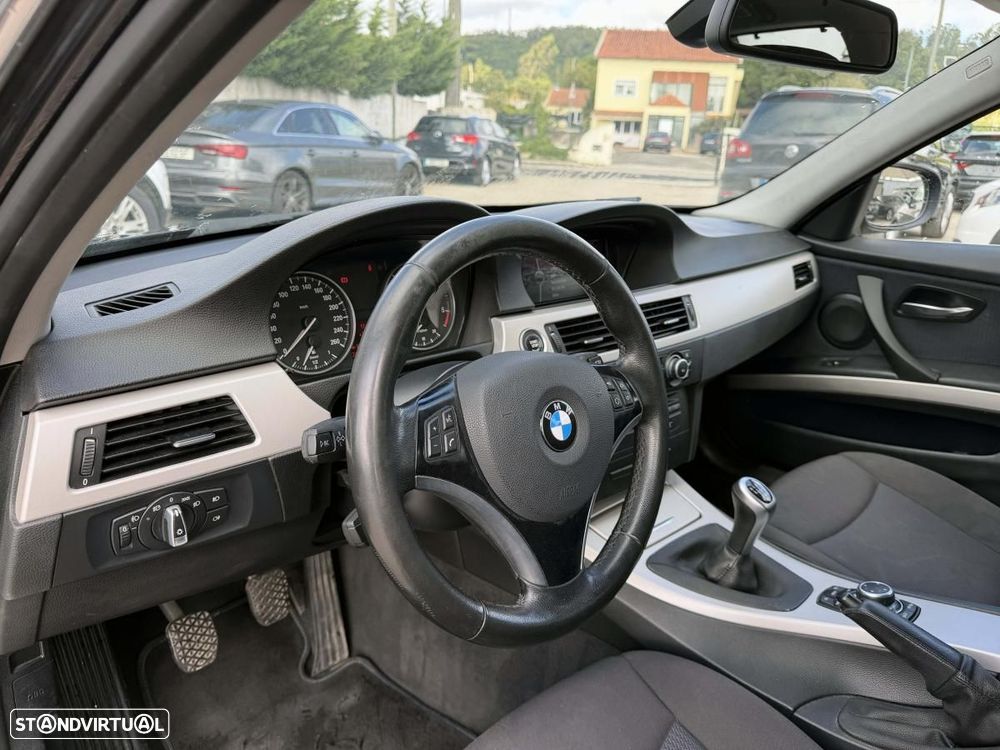 BMW 318 d LifeStyle - 14
