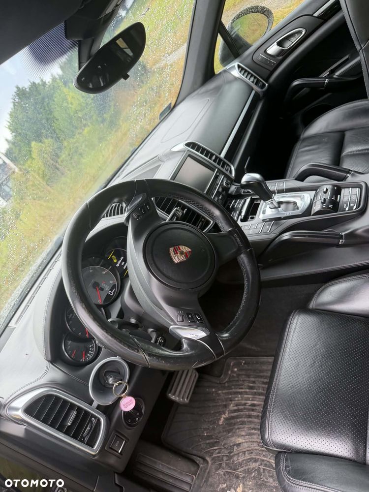 Porsche Cayenne - 9