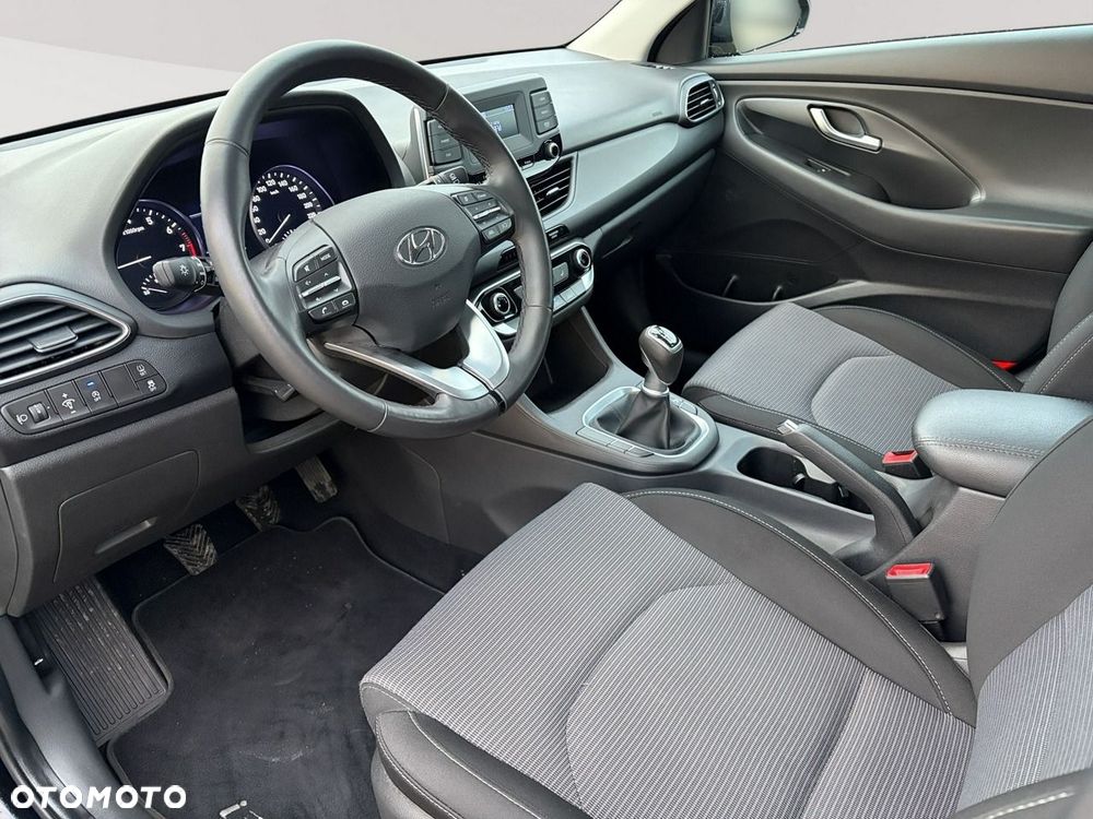 Hyundai i30 1.5 DPI Classic + - 8