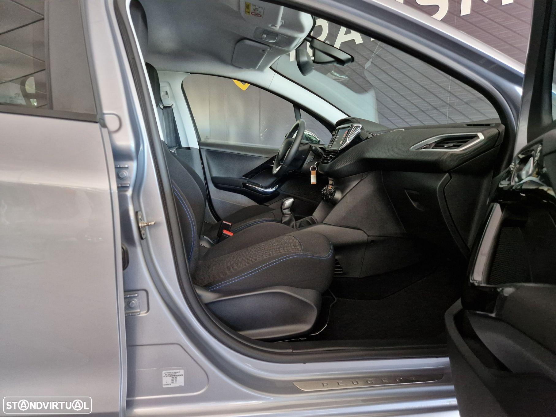 Peugeot 208 1.2 PureTech Signature - 13