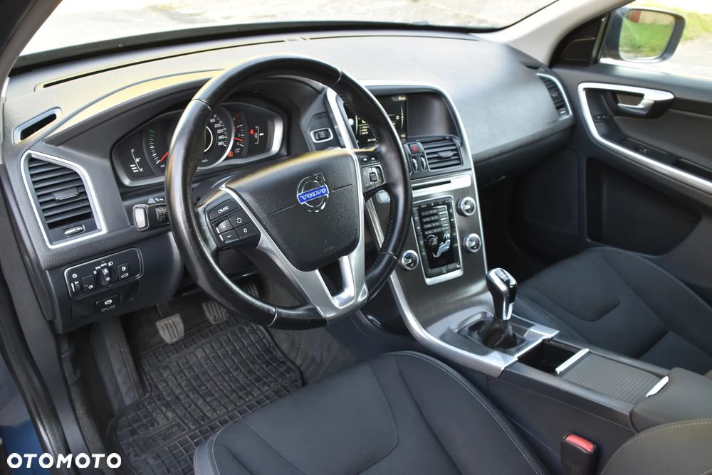 Volvo XC 60 D4 Momentum - 29
