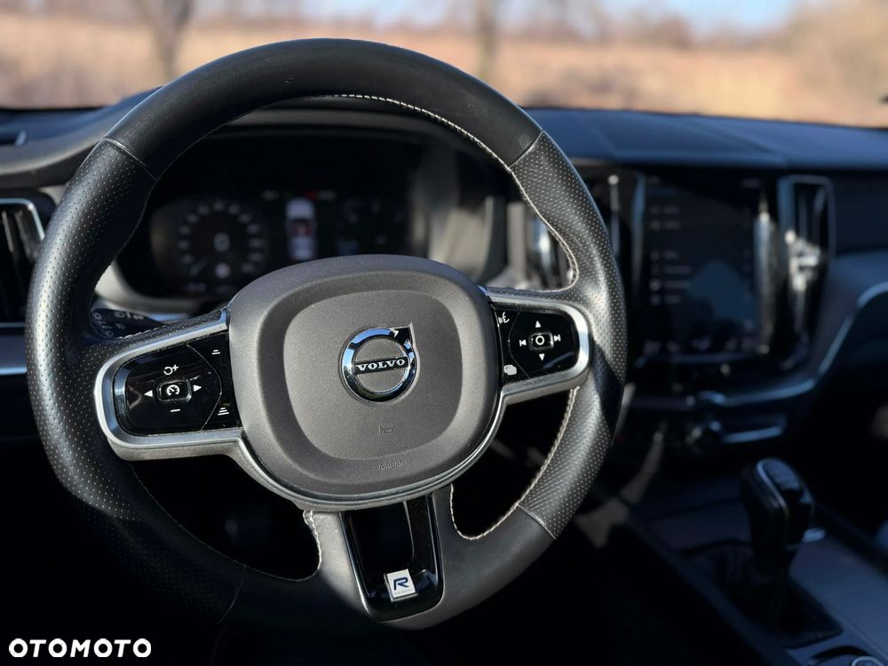 Volvo XC 60 D4 R-Design - 12