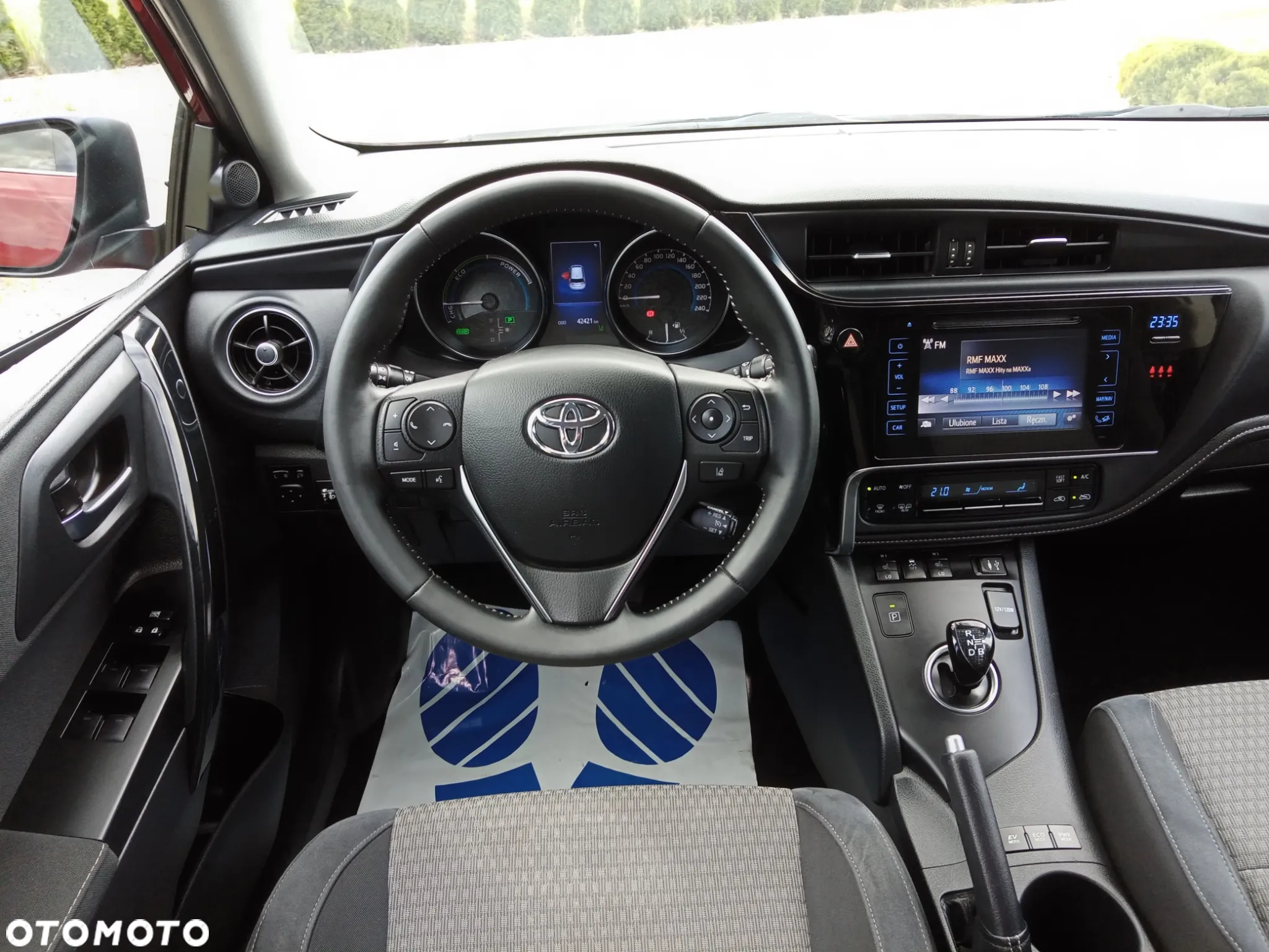 Toyota Auris 1.8 VVT-i Hybrid Automatik Team Deutschland - 24
