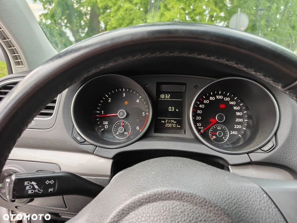 Volkswagen Golf 1.6 TDI DPF BlueMotion Technology Team - 19