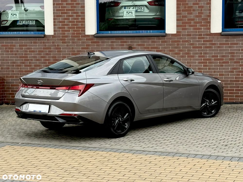Hyundai Elantra 1.6 Smart CVT - 21