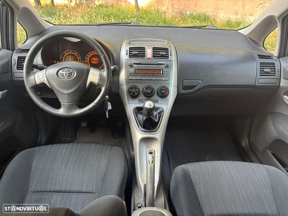 Toyota Auris 1.4 D-4D AC - 8