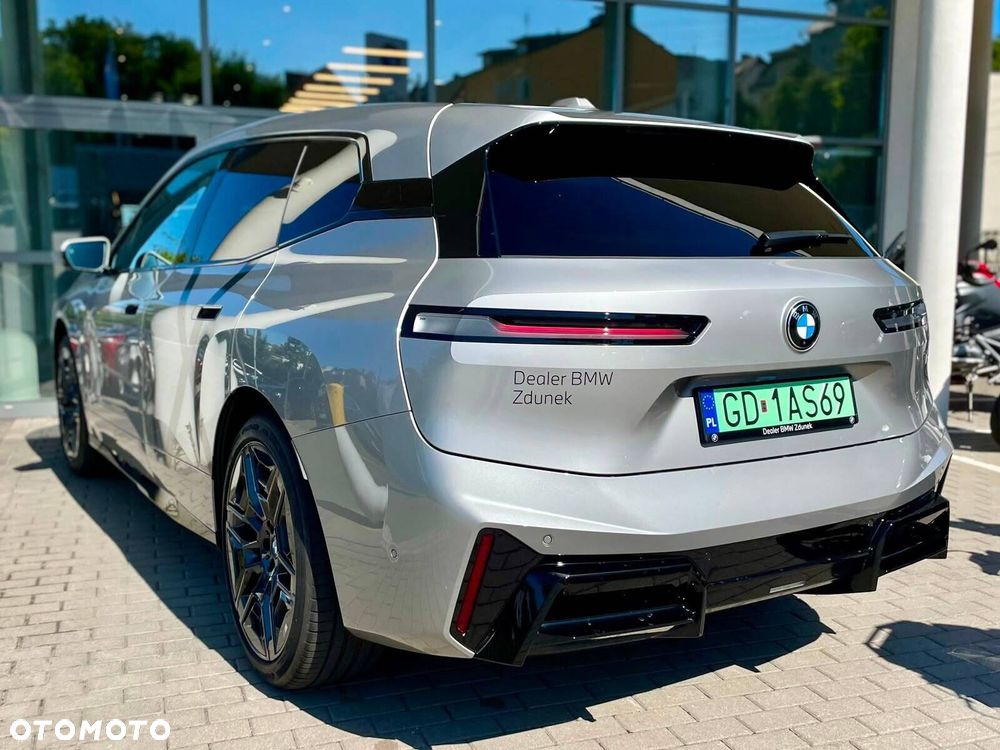BMW iX - 8