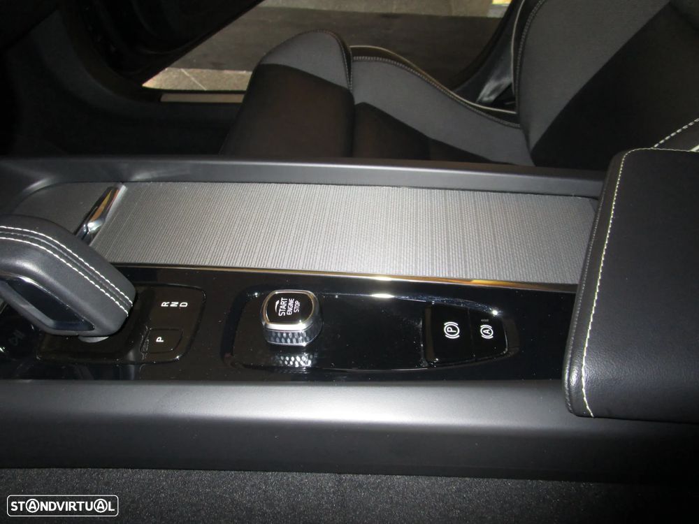 Volvo V60 2.0 D4 R-Design Geartronic - 31