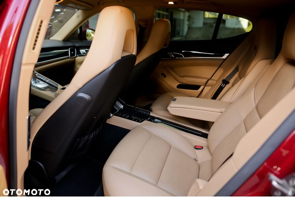 Porsche Panamera 4 PDK - 27