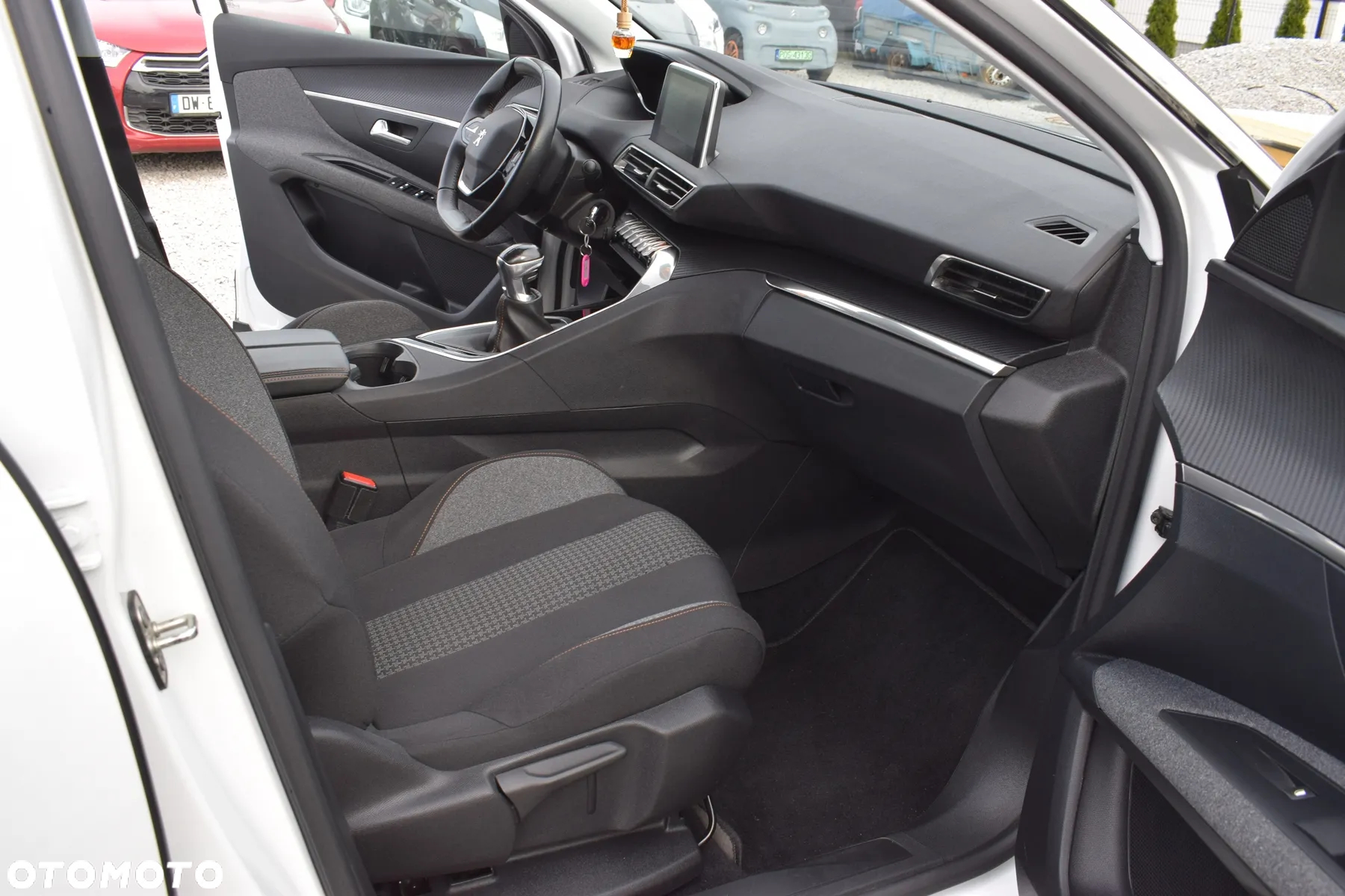 Peugeot 3008 1.2 PureTech Allure Pack S&S - 10