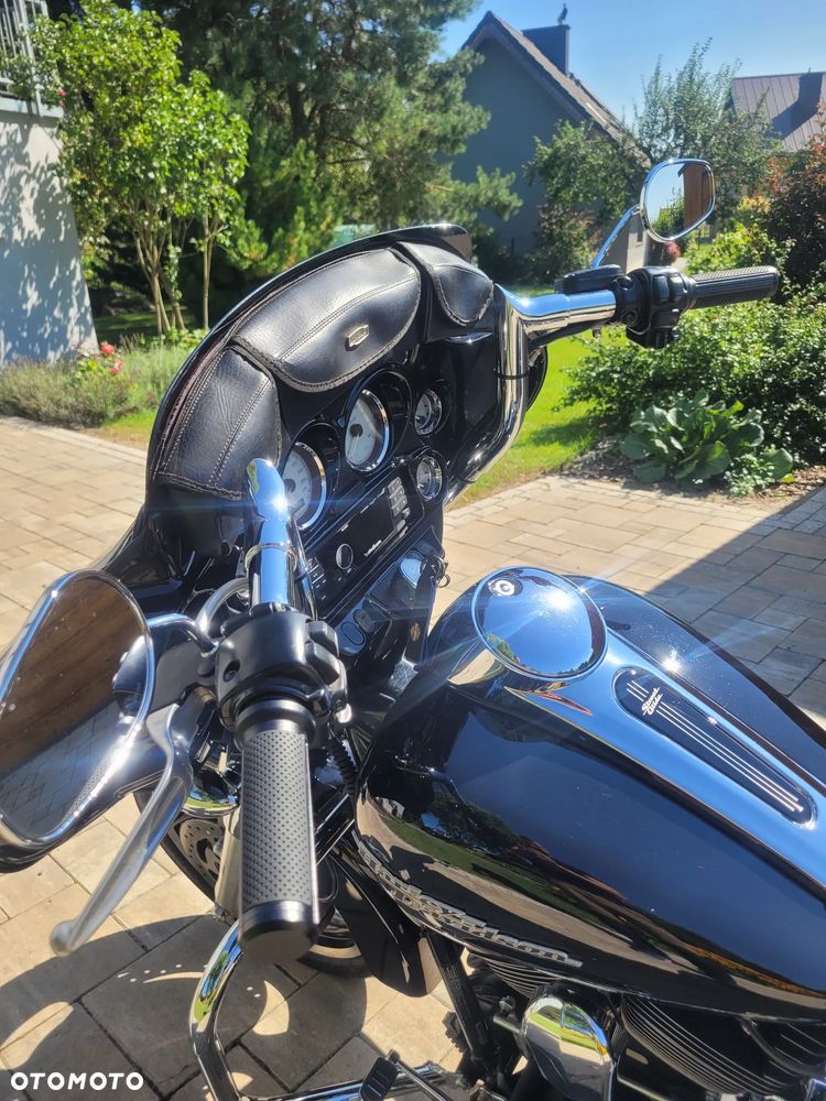 Harley-Davidson Touring Street Glide - 8