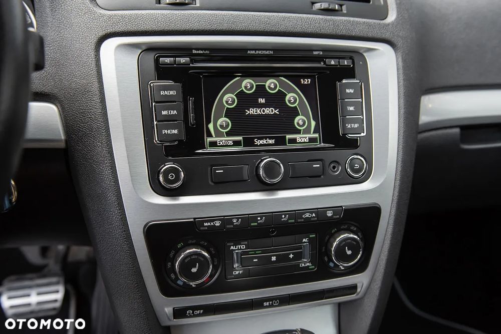 Skoda Octavia 2.0 TSI DSG RS - 26