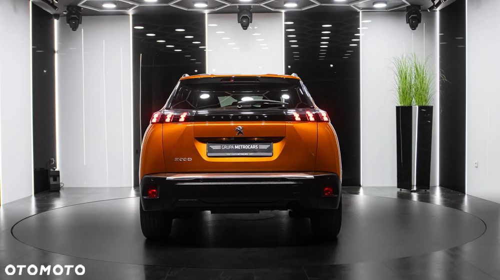 Peugeot 2008 1.2 PureTech Allure S&S - 6