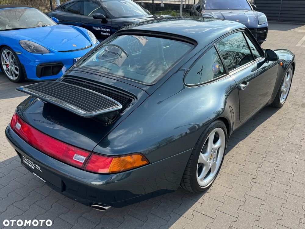 Porsche 911 Carrera - 11