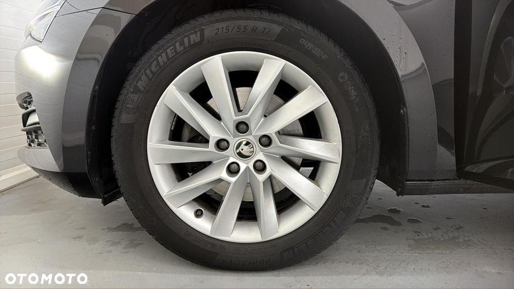 Skoda Superb 2.0 TDI SCR Ambition DSG - 19