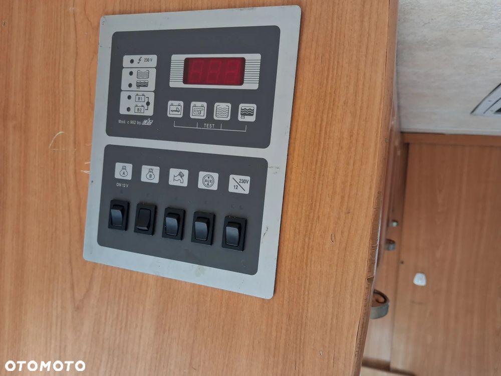 Toyota Hilux polycompsit loge mobile - 14