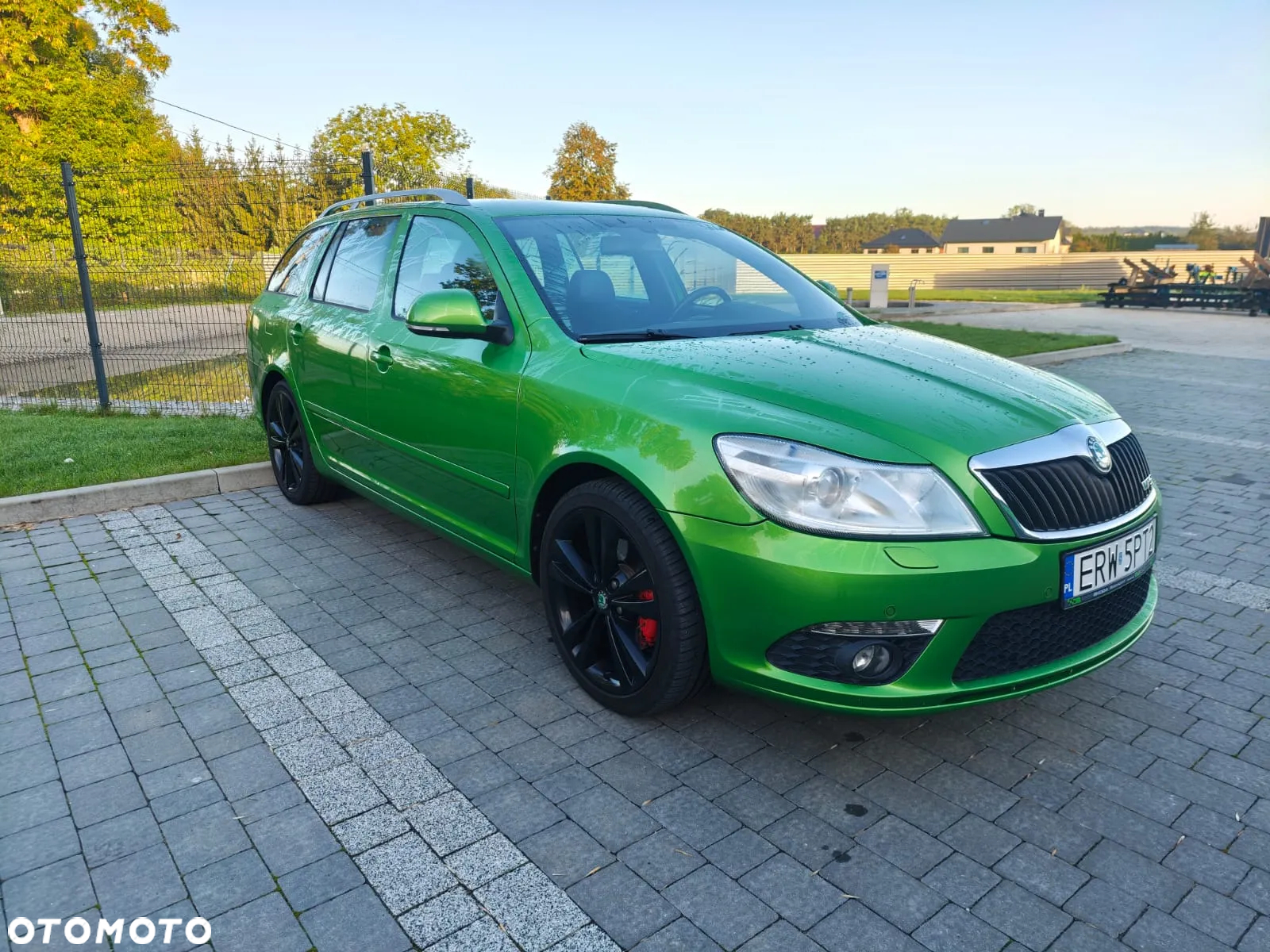 Skoda Octavia Combi 2.0 TDI CR DPF RS - 3