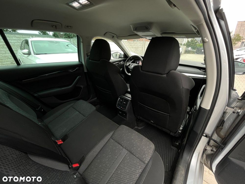 Skoda Octavia 2.0 TDI Selection DSG - 18