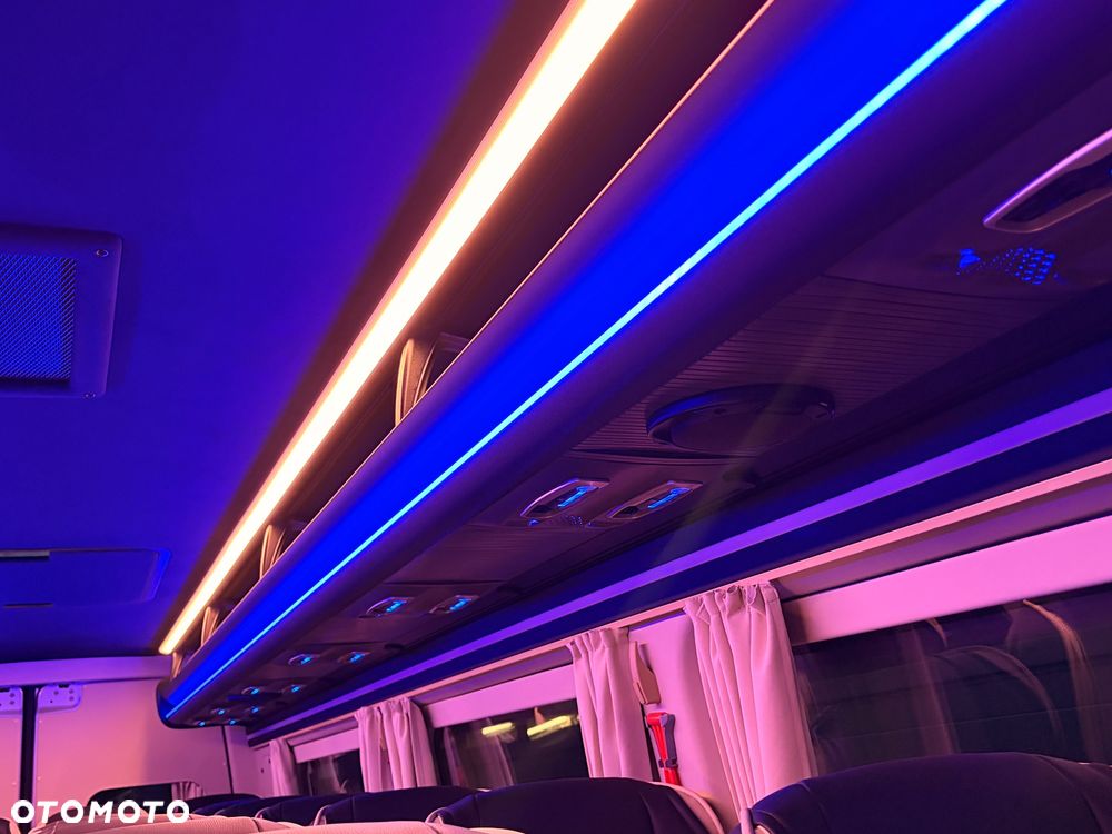 Mercedes-Benz Sprinter 519 - 19