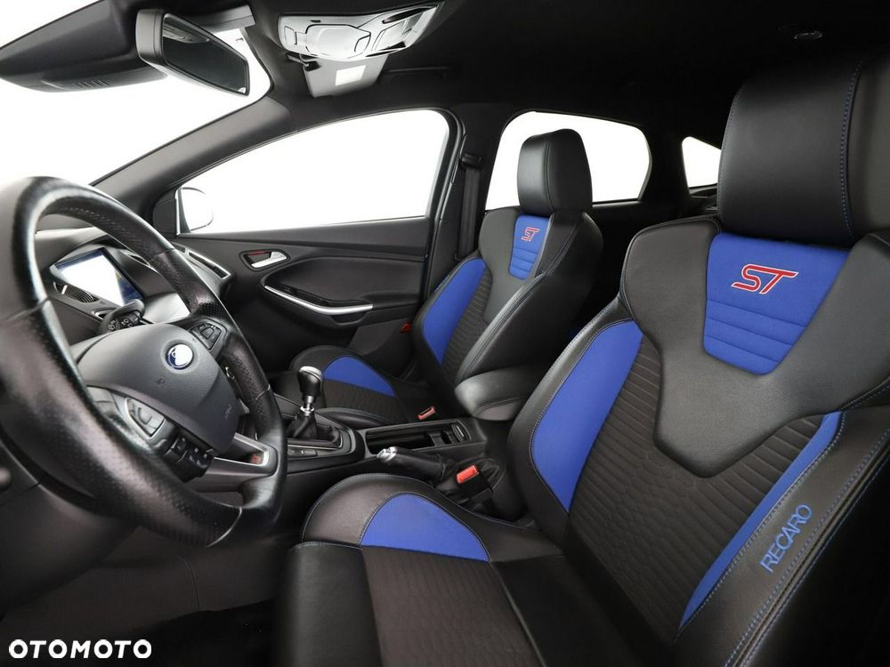 Ford Focus 2.0 EcoBoost ST - 14