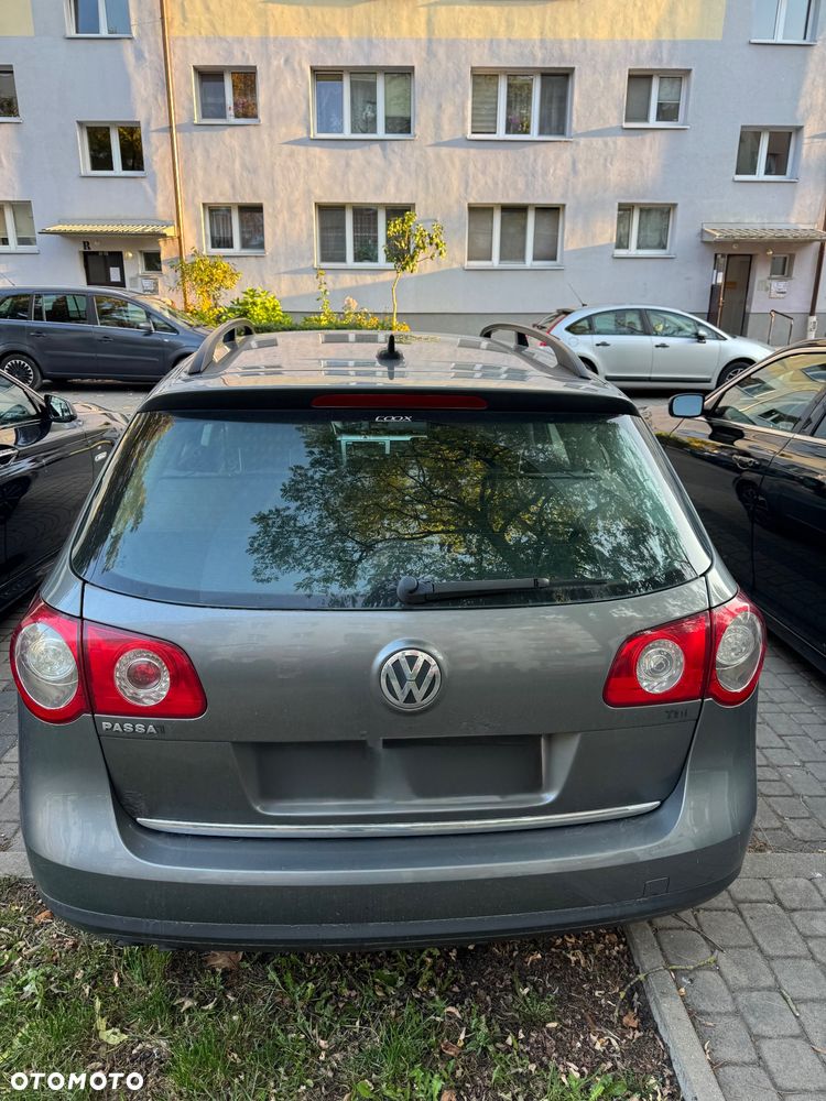 Volkswagen Passat 1.9 TDI Trendline - 4