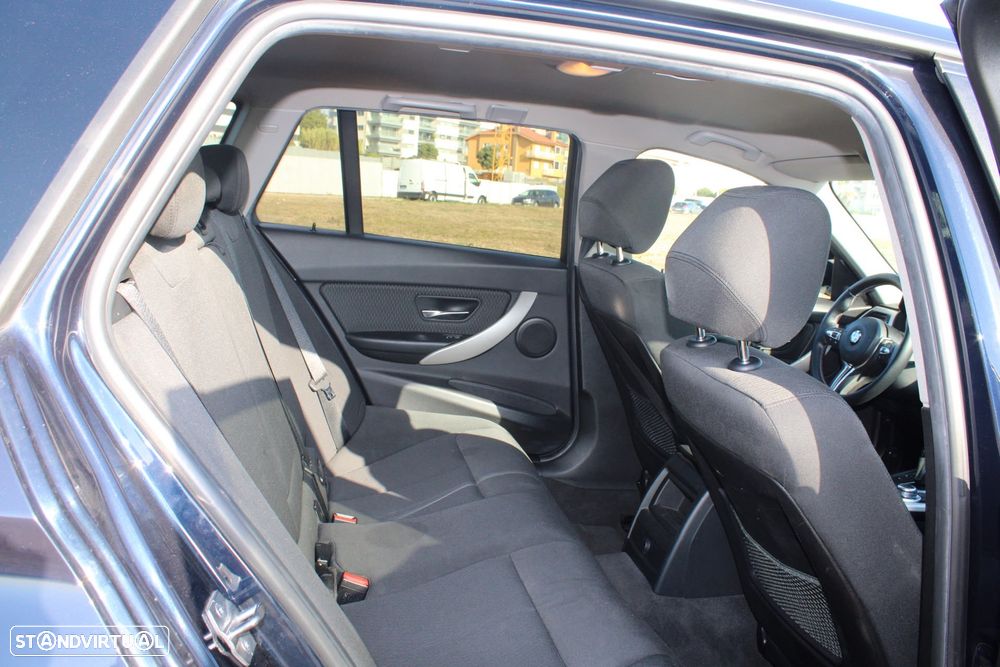 BMW 318 d Auto - 19