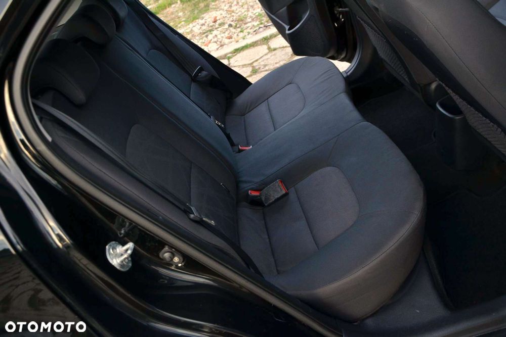 Kia Rio 1.2 Dream Team Edition - 20