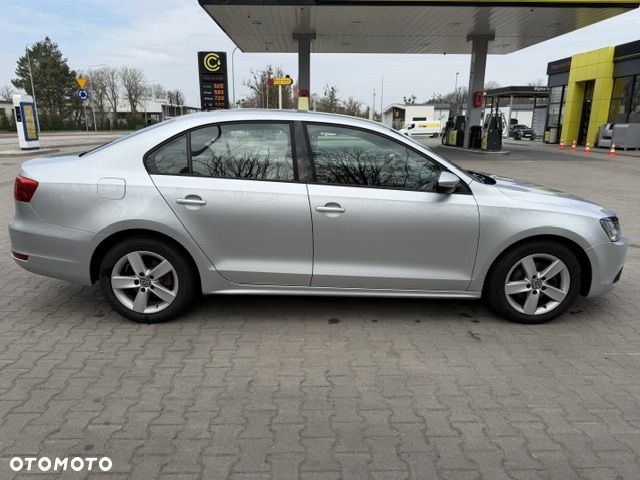 Volkswagen Jetta 1.2 TSI BlueMotion Technology - 8