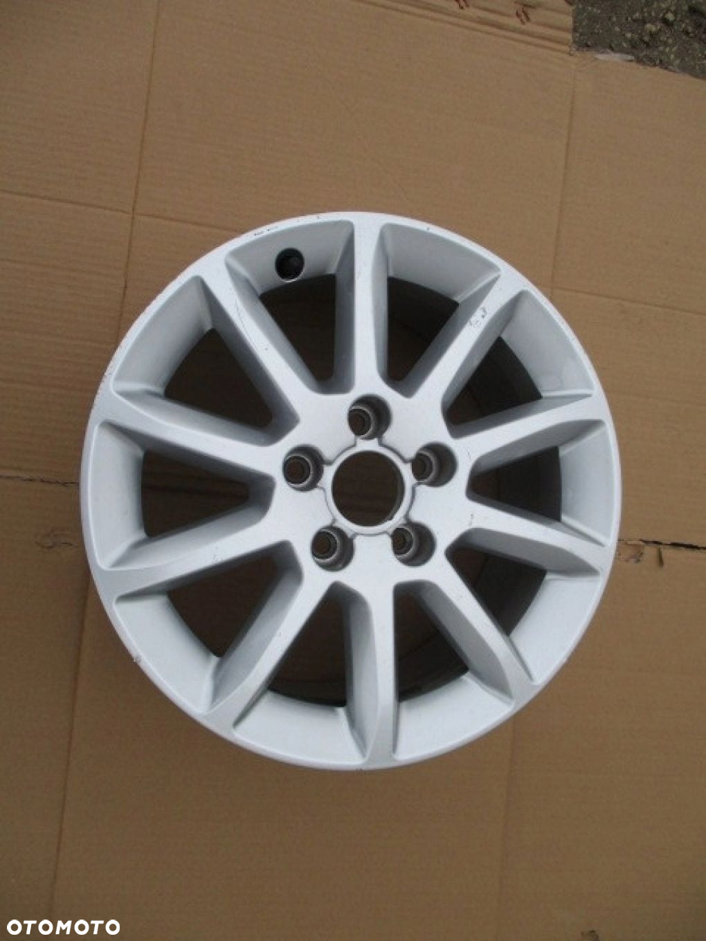 FELGA ALUMINIOWA AUDI A4 B8 7,0X16 ET46 - 2