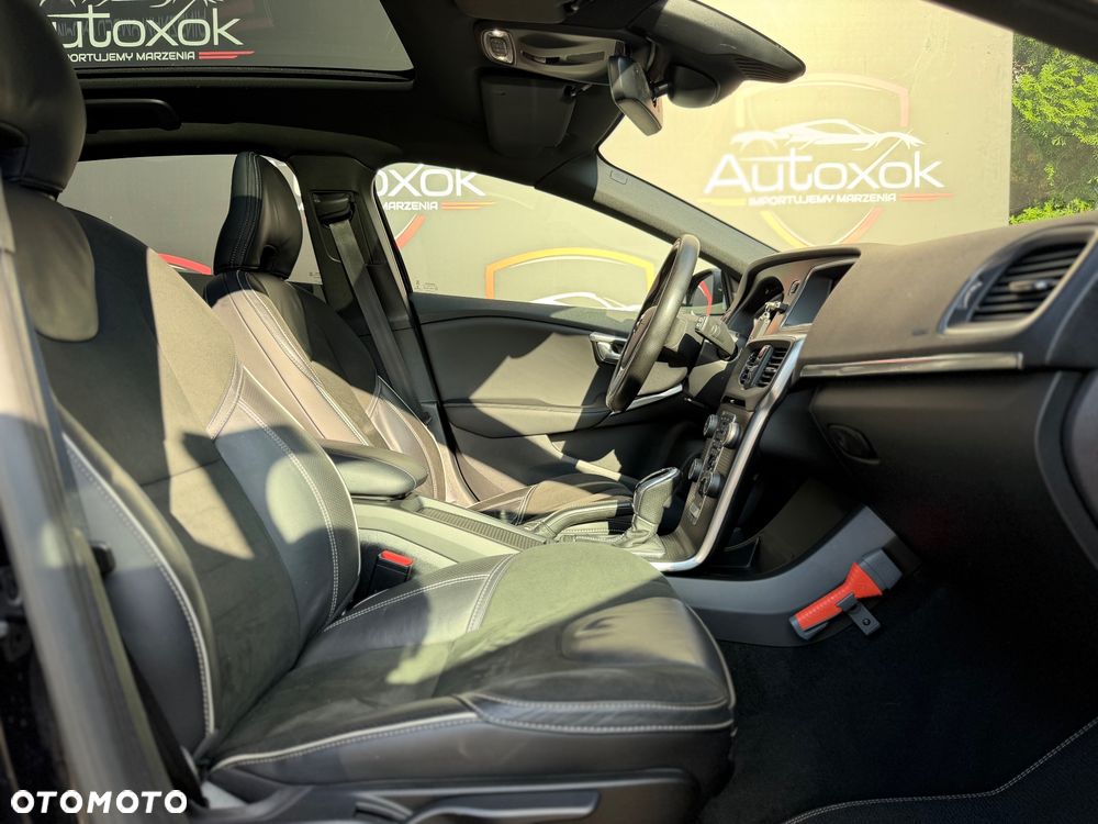 Volvo V40 D3 Geartronic RDesign - 33