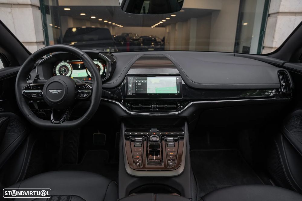 Aston Martin DBX 707 - 12