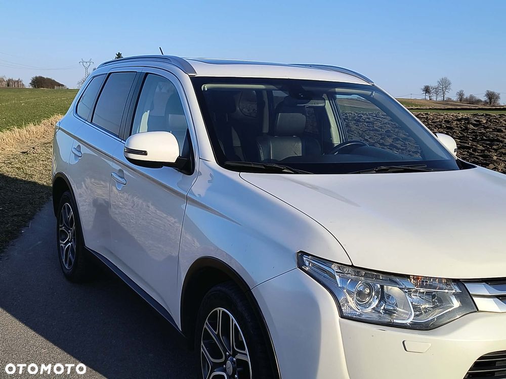 Mitsubishi Outlander 2.2 DID Instyle Navi 4WD - 4