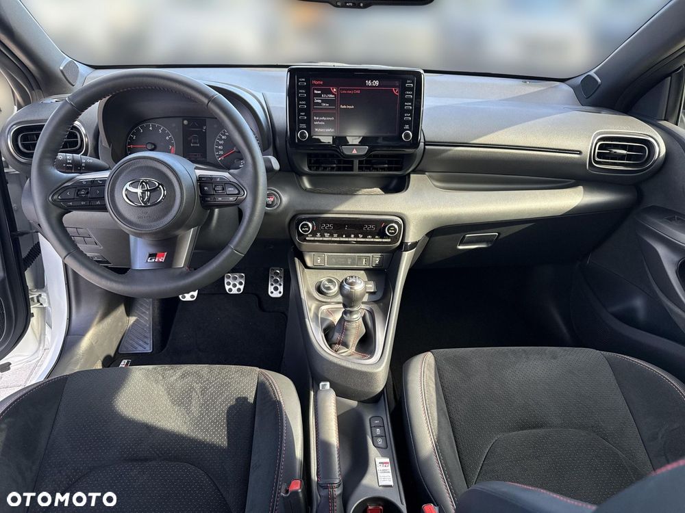 Toyota Yaris GR 1.6 Dynamic - 9