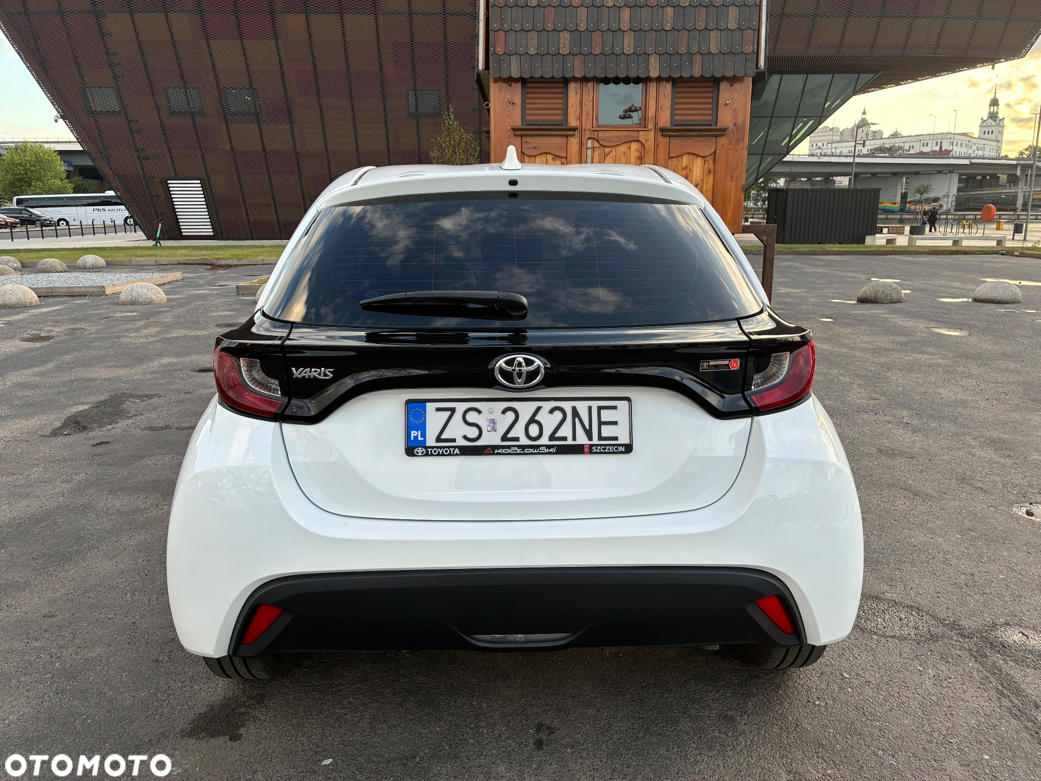 Toyota Yaris 1.0 Active - 2