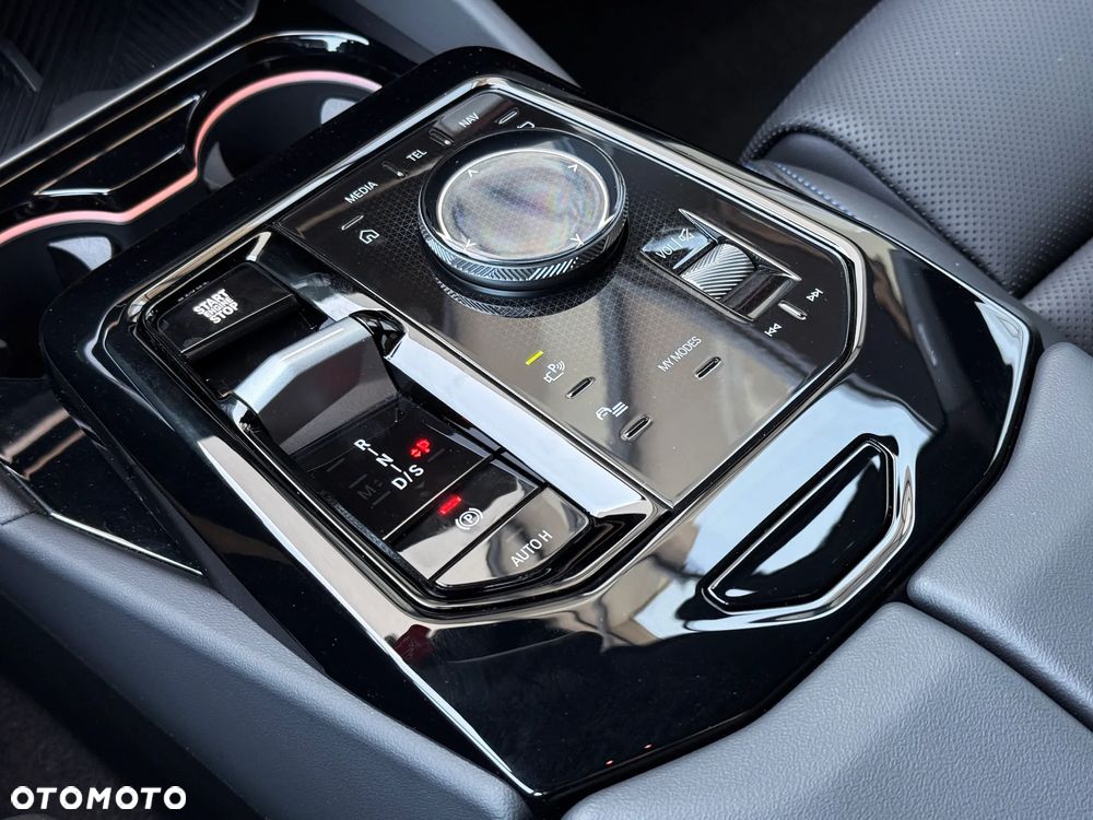 BMW Seria 5 520d xDrive - 25