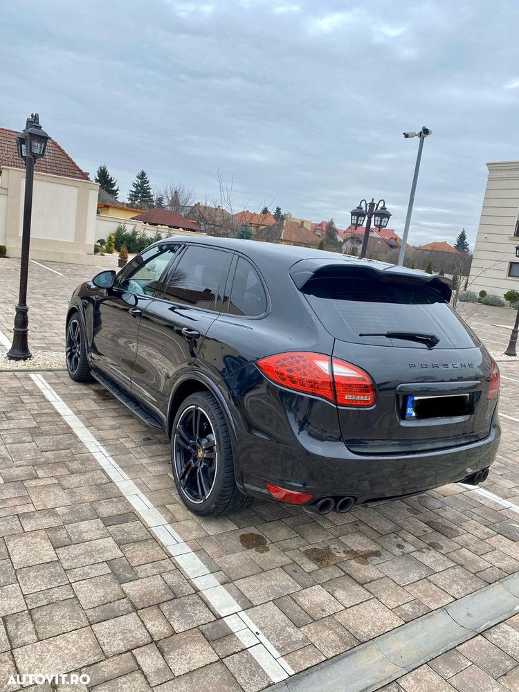 Porsche Cayenne - 4