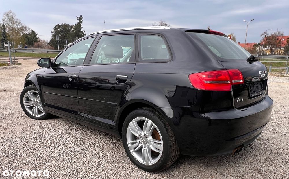 Audi A3 Sportback 1.8 TFSI Attraction - 4